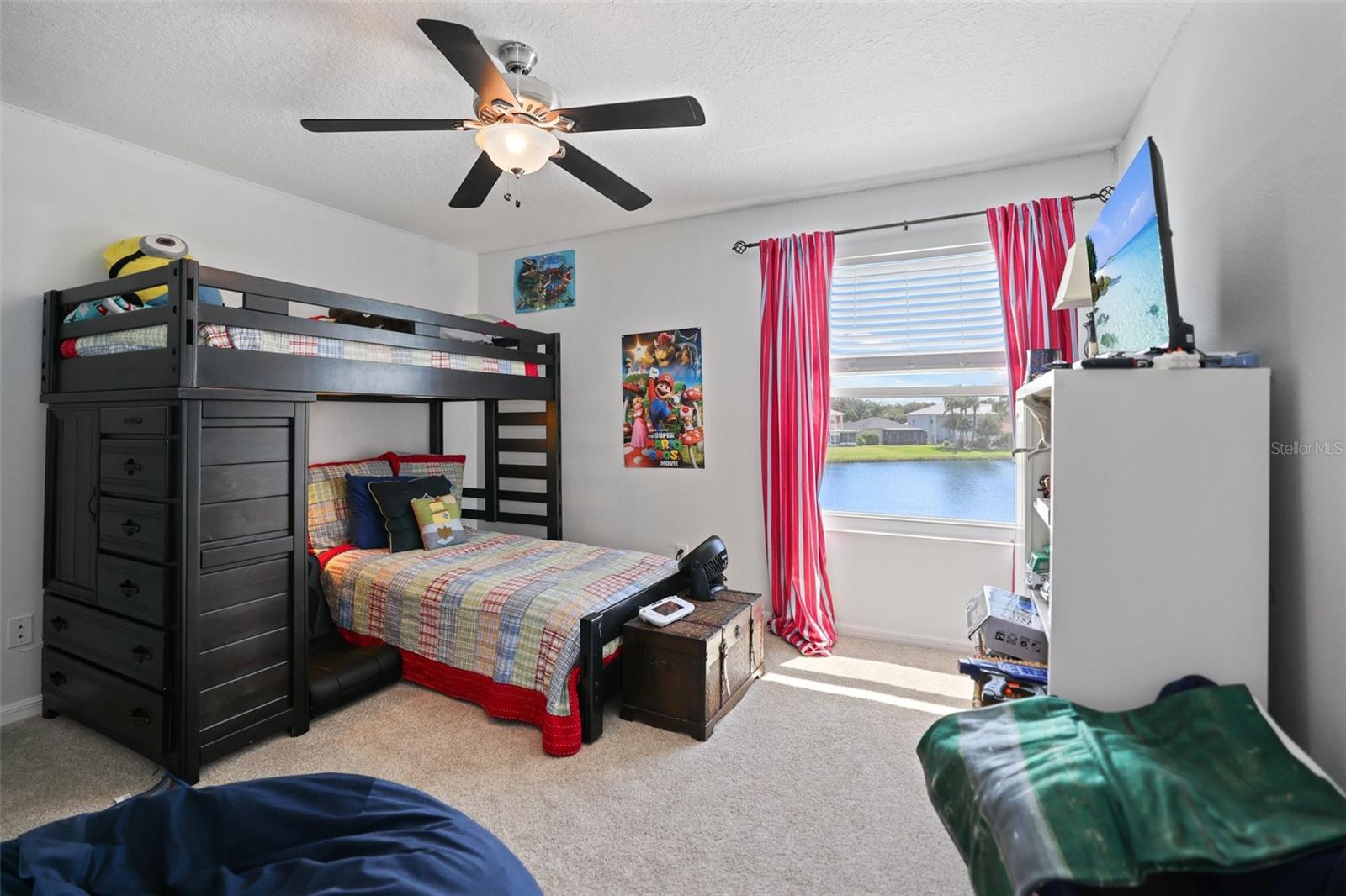 COUNTRY CHASE - Residential