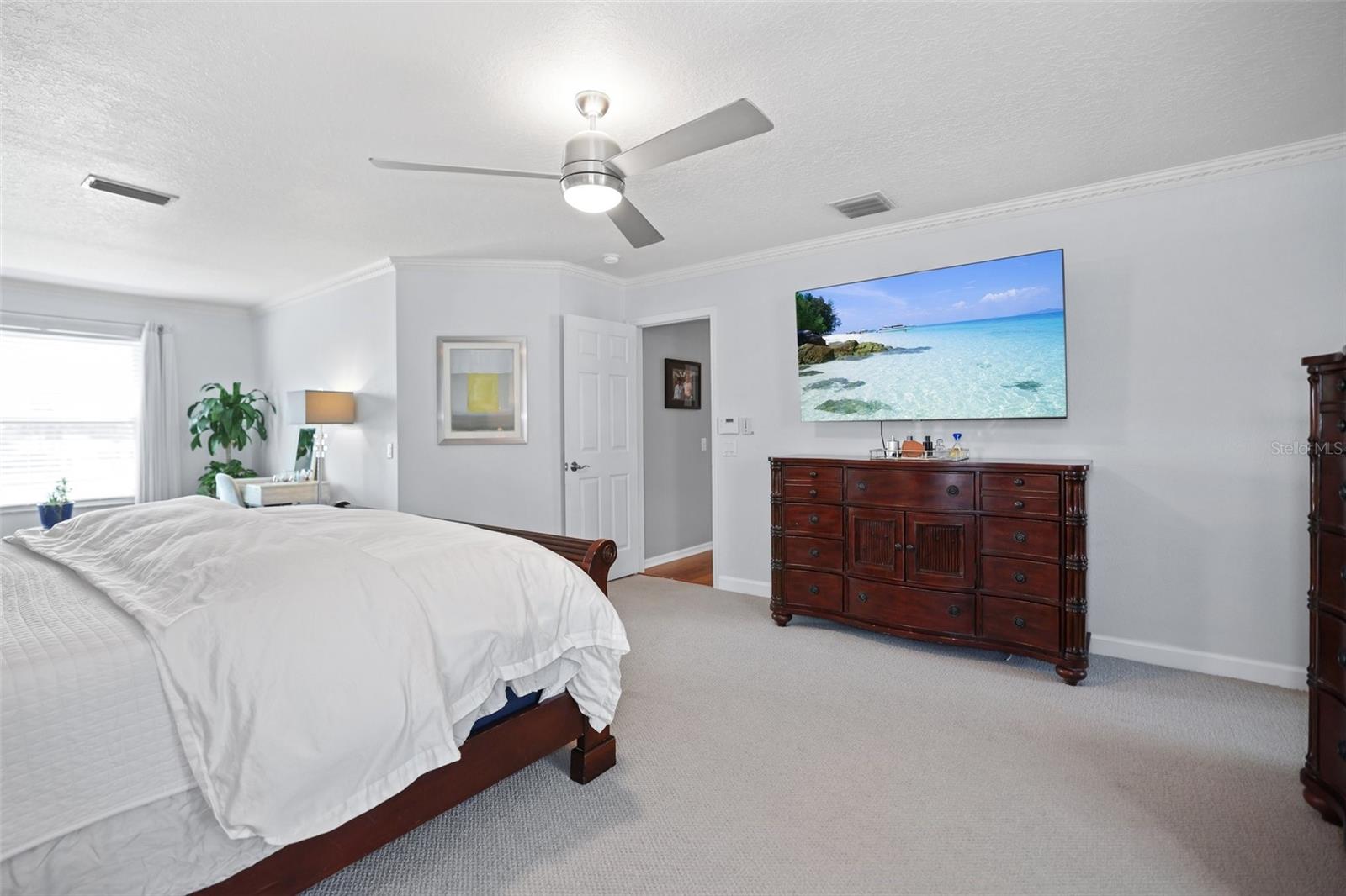 COUNTRY CHASE - Residential