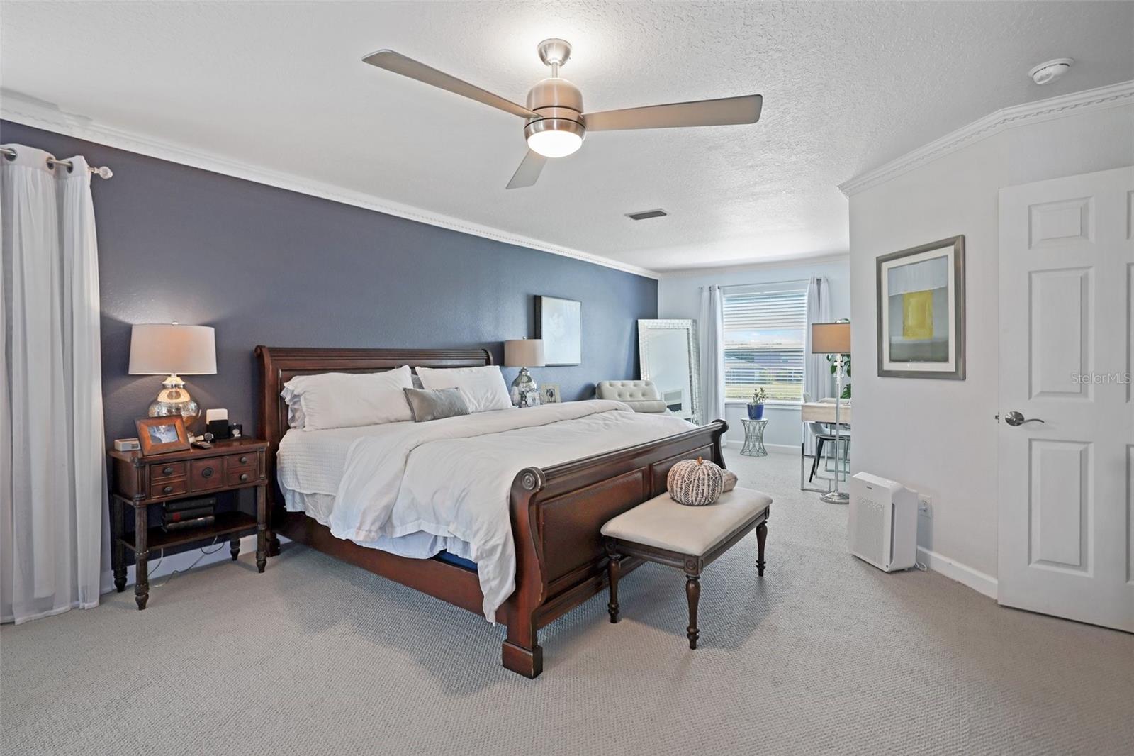 COUNTRY CHASE - Residential