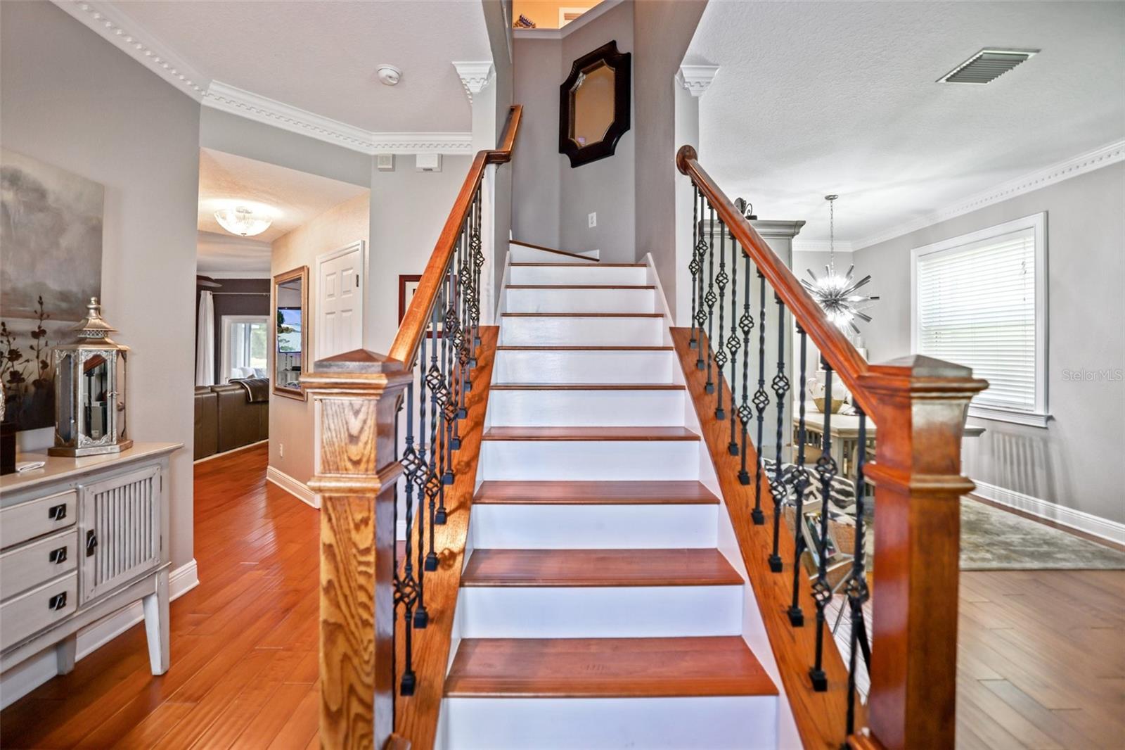 COUNTRY CHASE - Residential