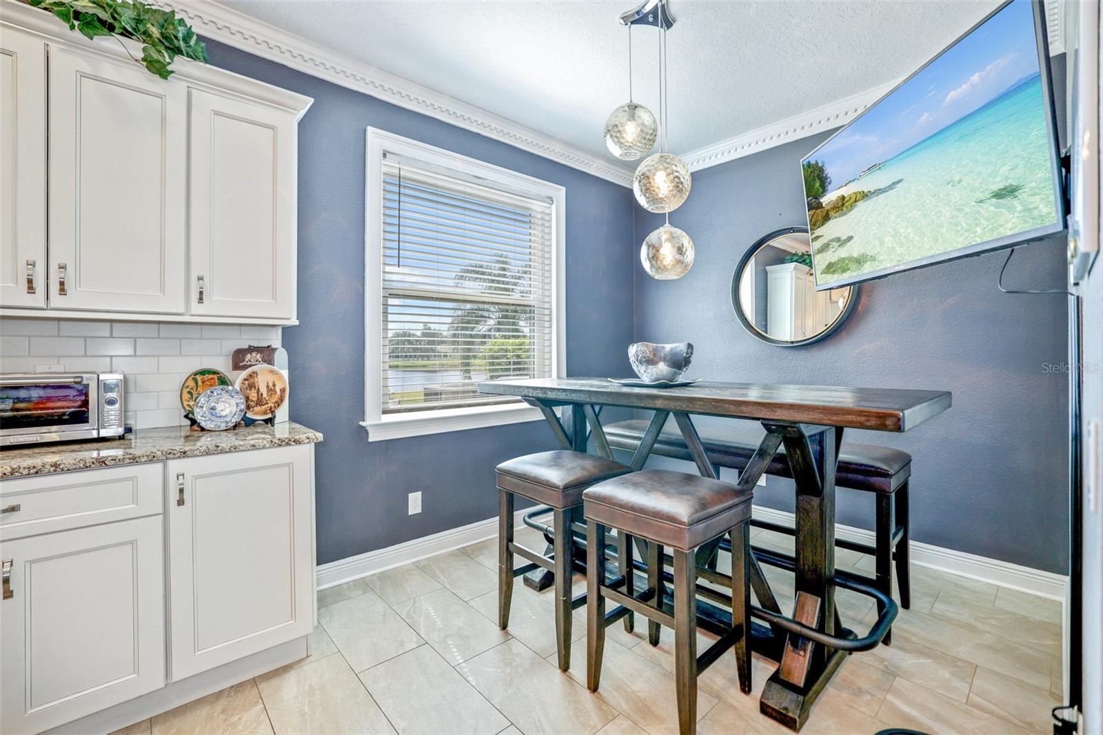 COUNTRY CHASE - Residential