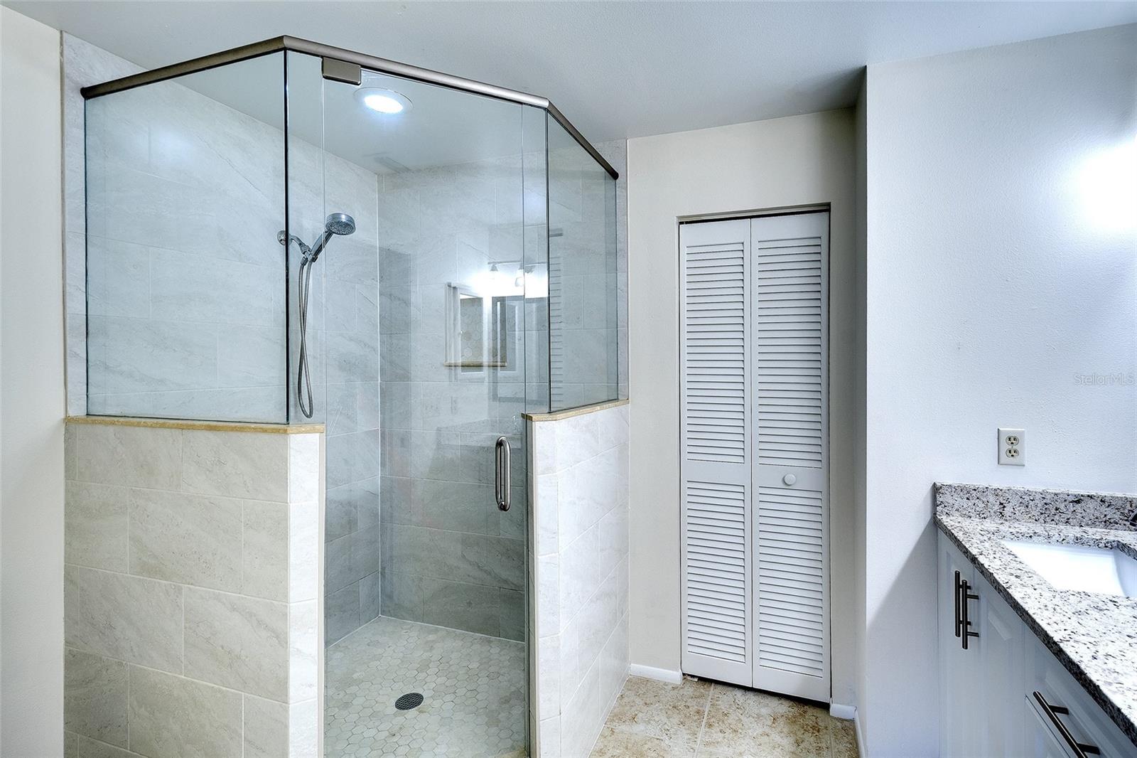 VILLAGE OAKS SEC B - Residential