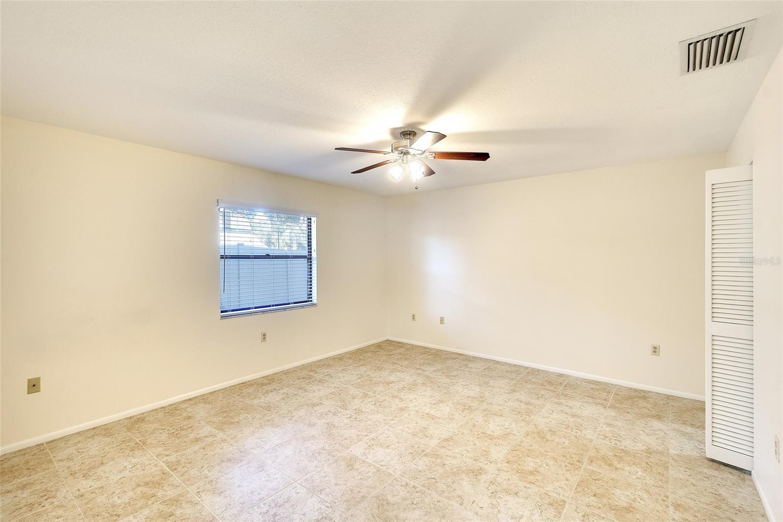 VILLAGE OAKS SEC B - Residential