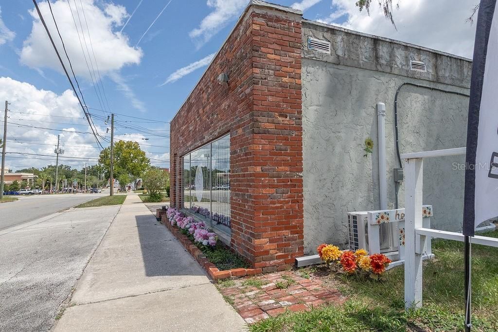 Photo of 209 S Florida Avenue, Deland, FL 32720 (MLS # V4944149)