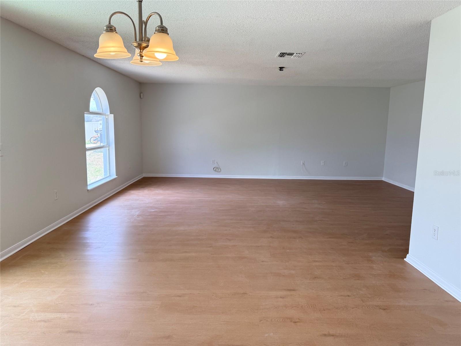 5871 WINDRIDGE DRIVE