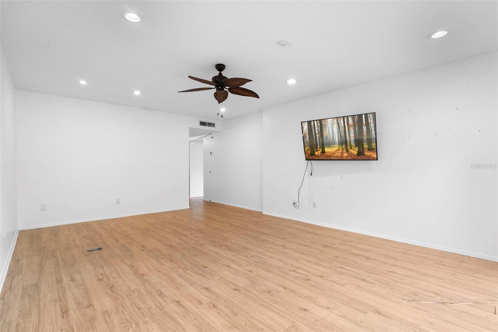 WHISPERWOOD CONDO - Residential