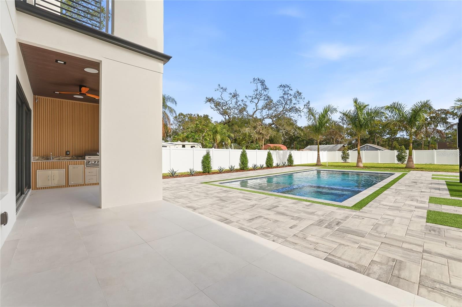 HILLSBOROUGH RIVER ESTATES - Residential