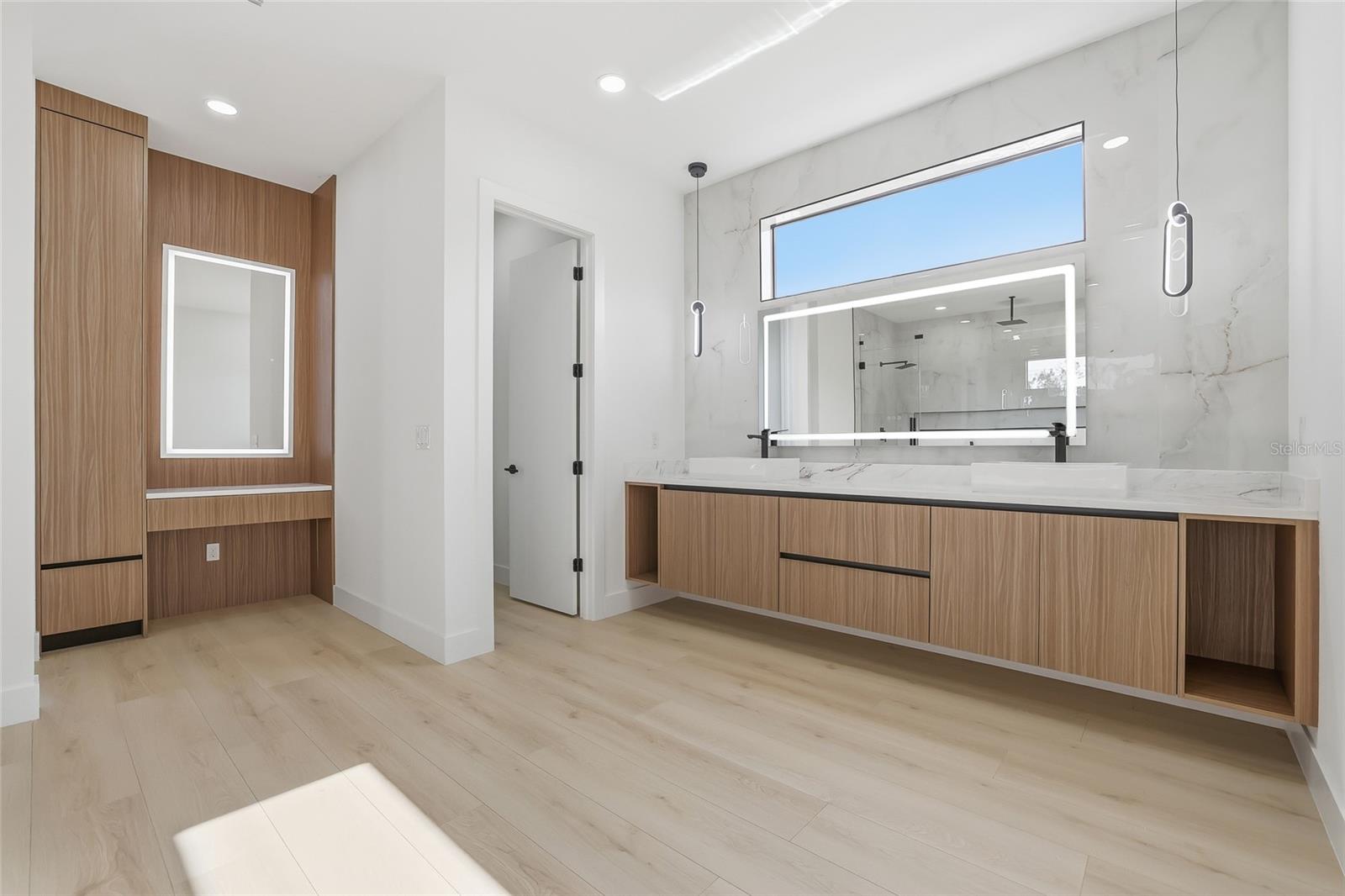 HILLSBOROUGH RIVER ESTATES - Residential