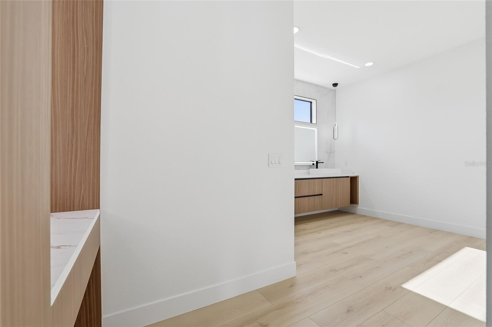 HILLSBOROUGH RIVER ESTATES - Residential