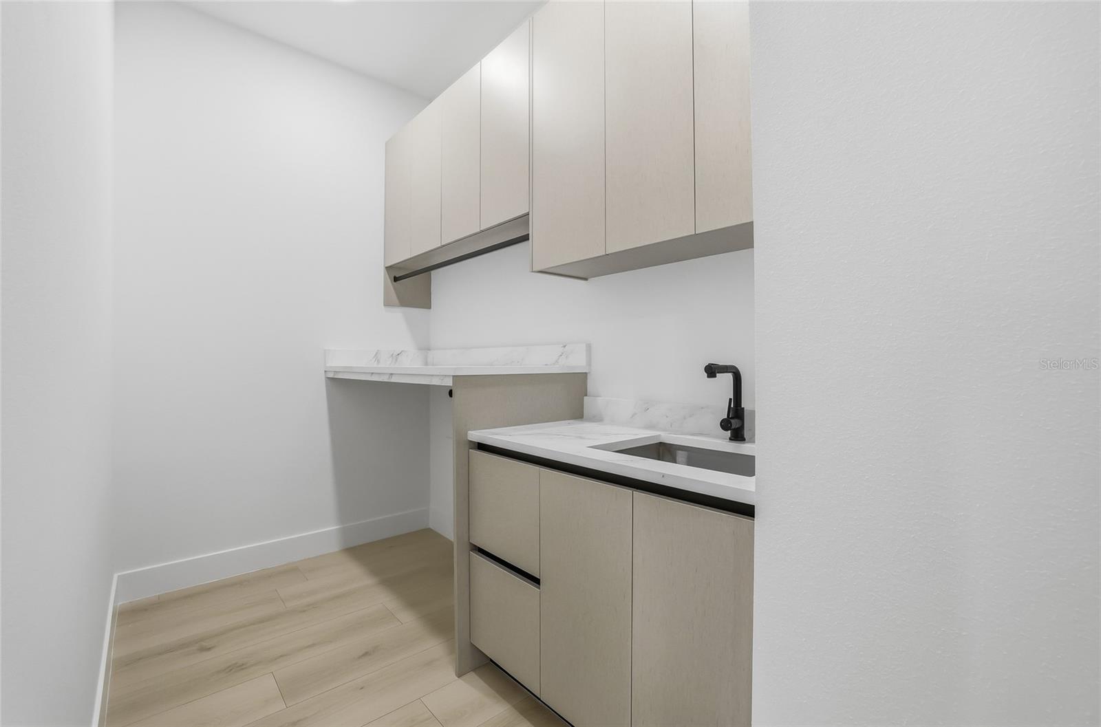 HILLSBOROUGH RIVER ESTATES - Residential