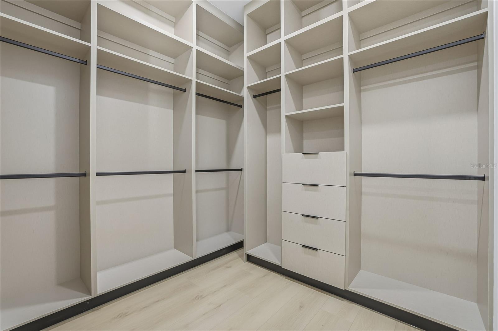 HILLSBOROUGH RIVER ESTATES - Residential