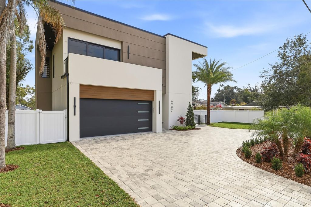 Photo of 6907 N Blvd, Tampa, FL 33604 (MLS # TB8456399)