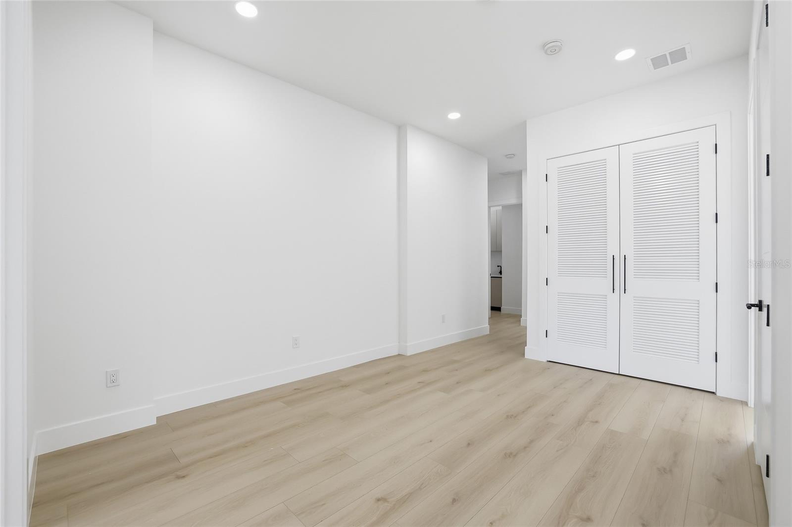 HILLSBOROUGH RIVER ESTATES - Residential