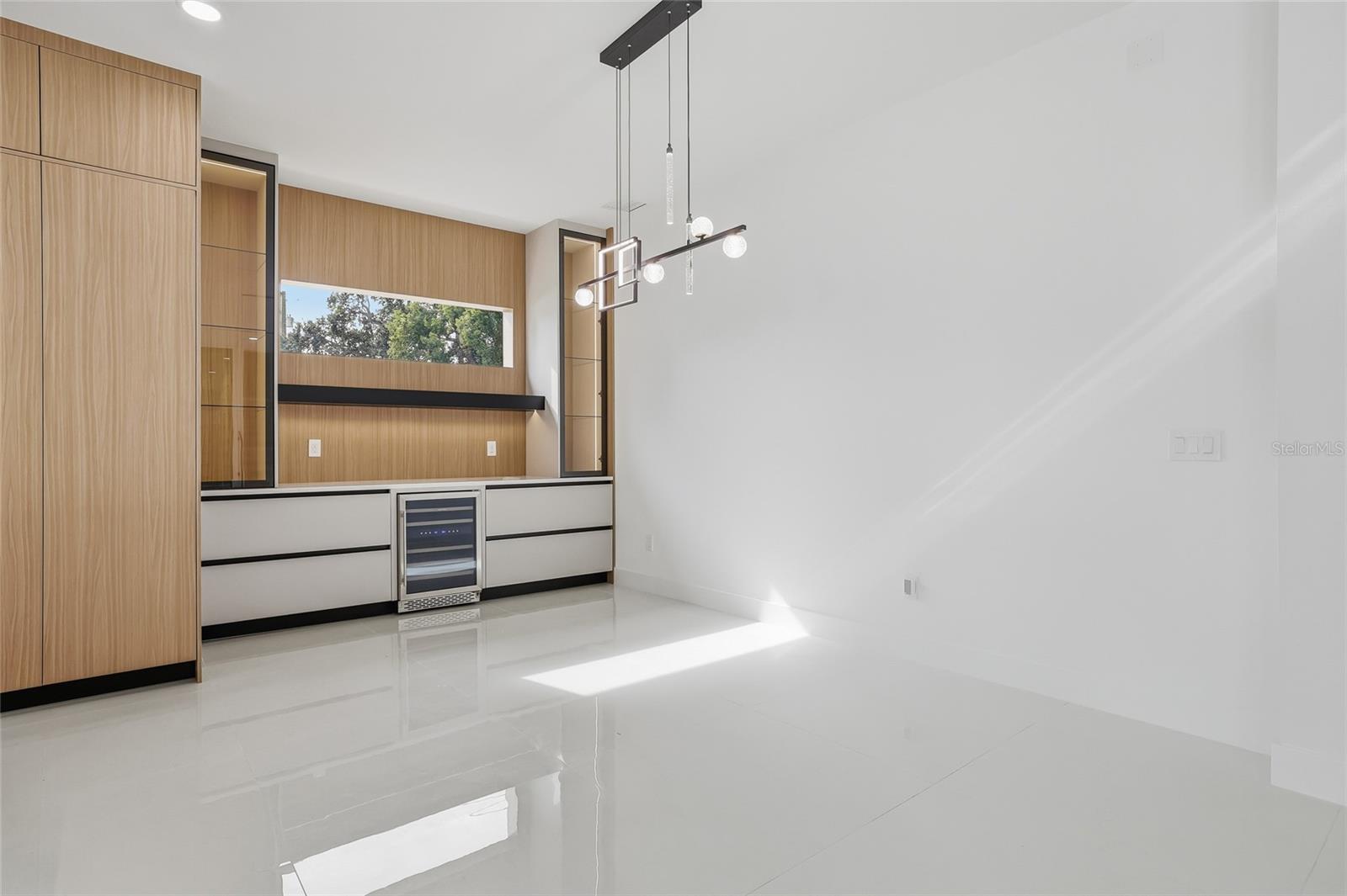 HILLSBOROUGH RIVER ESTATES - Residential