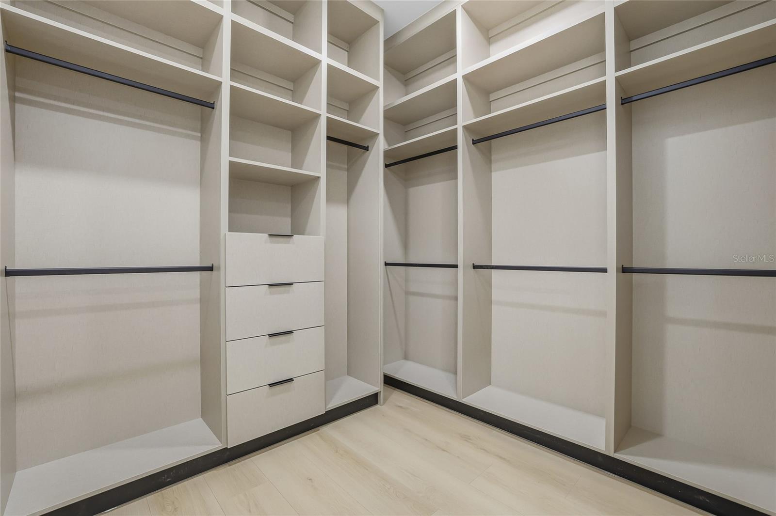 HILLSBOROUGH RIVER ESTATES - Residential