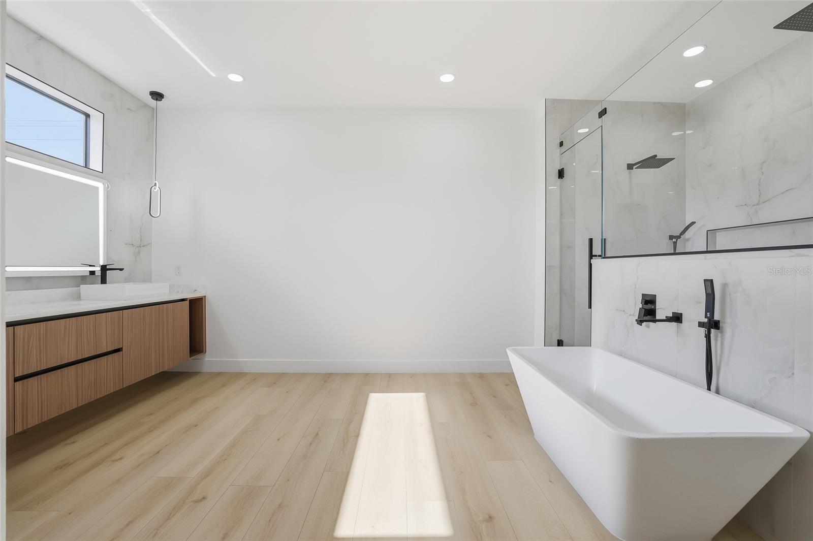 HILLSBOROUGH RIVER ESTATES - Residential