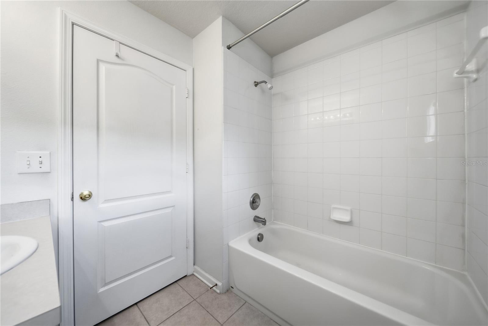 MEADOW POINTE 03 PRCL T-T - Residential Lease