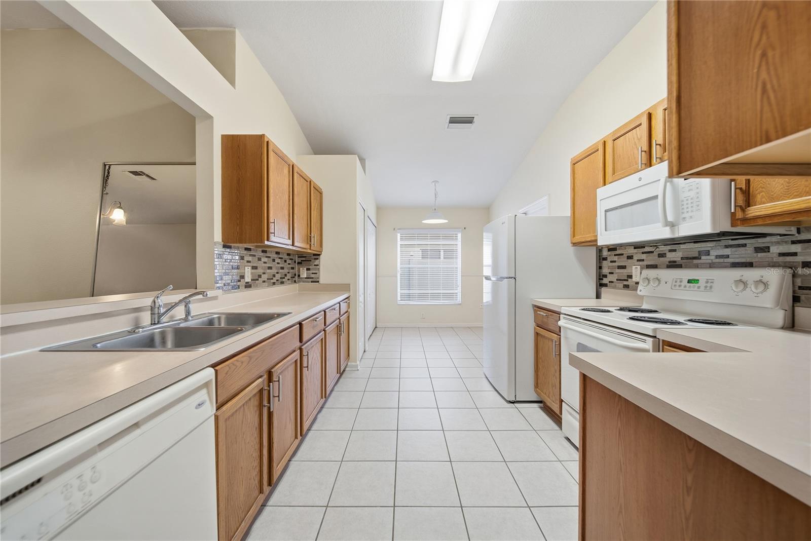 MEADOW POINTE 03 PRCL T-T - Residential Lease