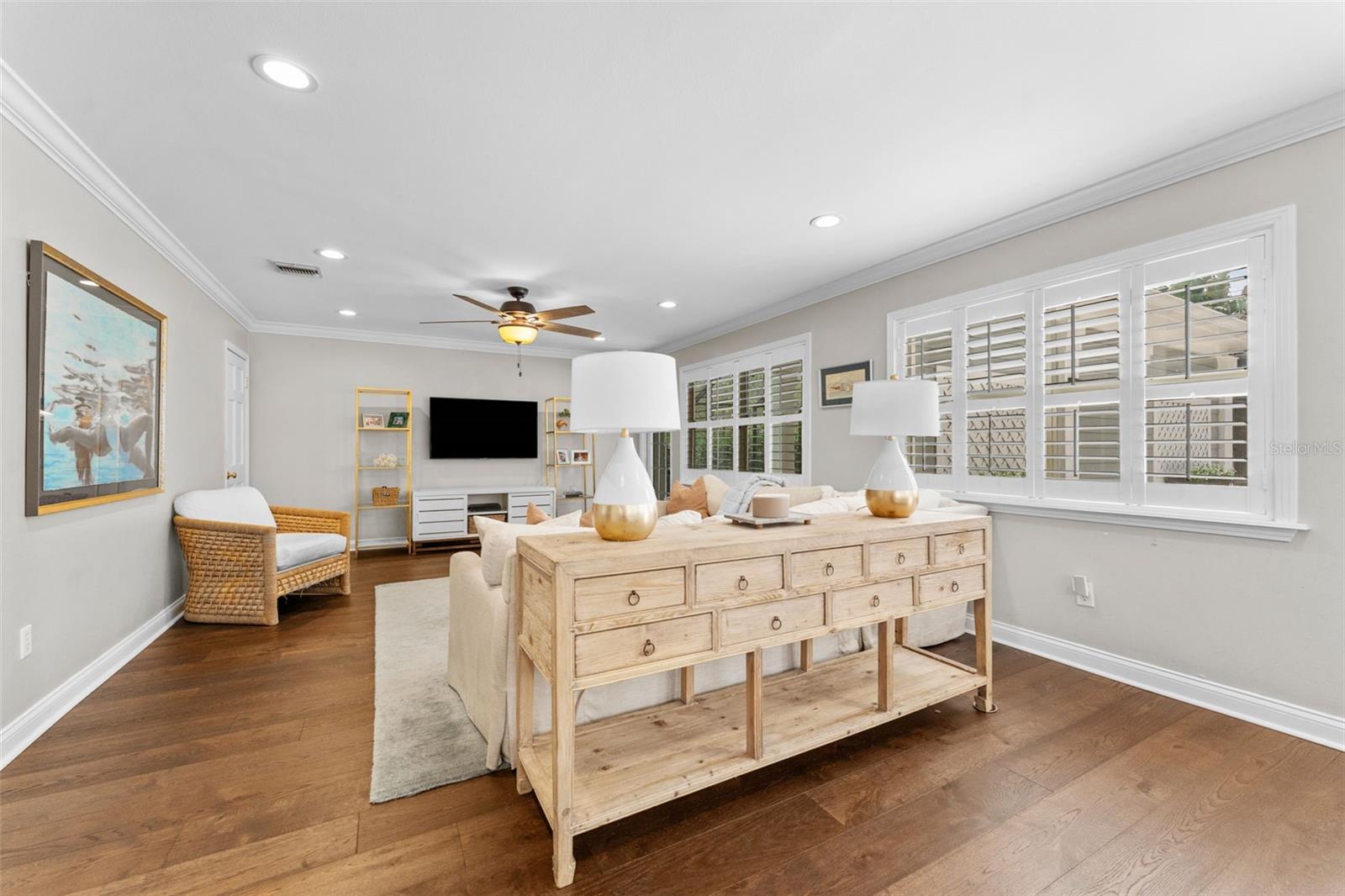 1107 S DUNBAR AVENUE