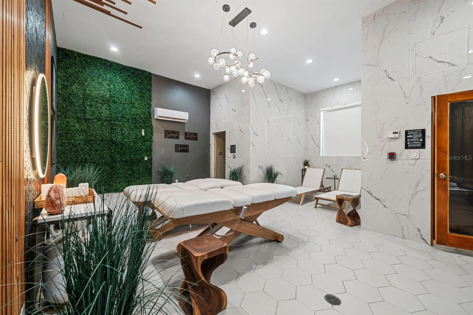 REUNION WEST VLGS NORTH - Residential