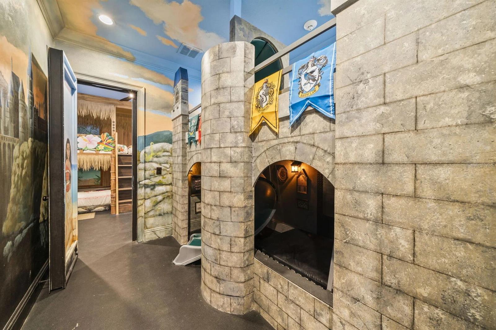 REUNION WEST VLGS NORTH - Residential