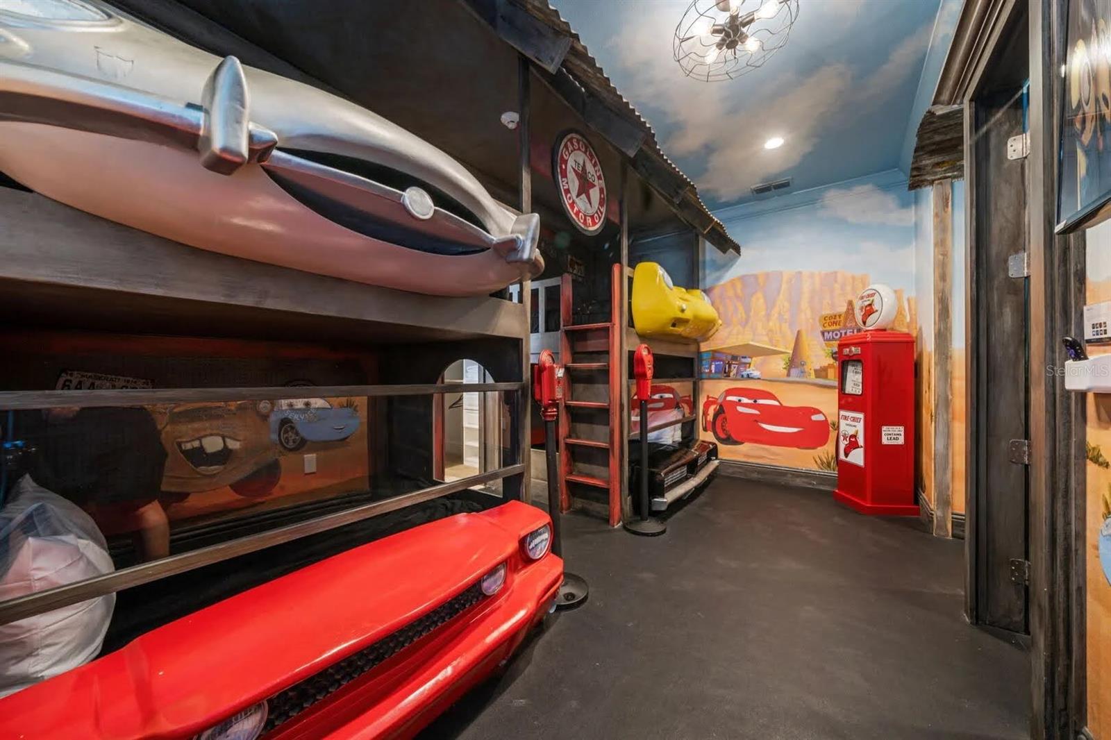 REUNION WEST VLGS NORTH - Residential