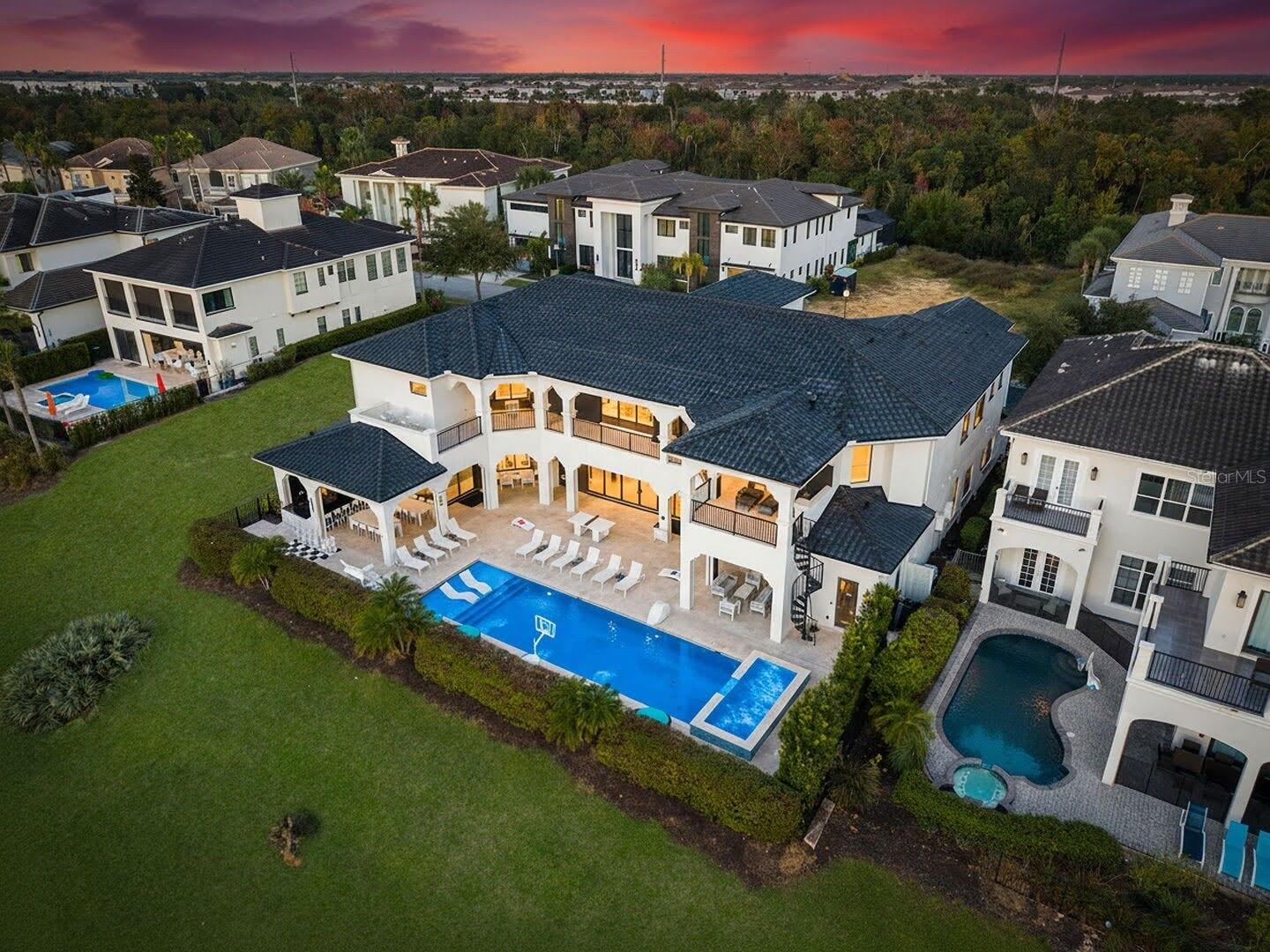 REUNION WEST VLGS NORTH - Residential