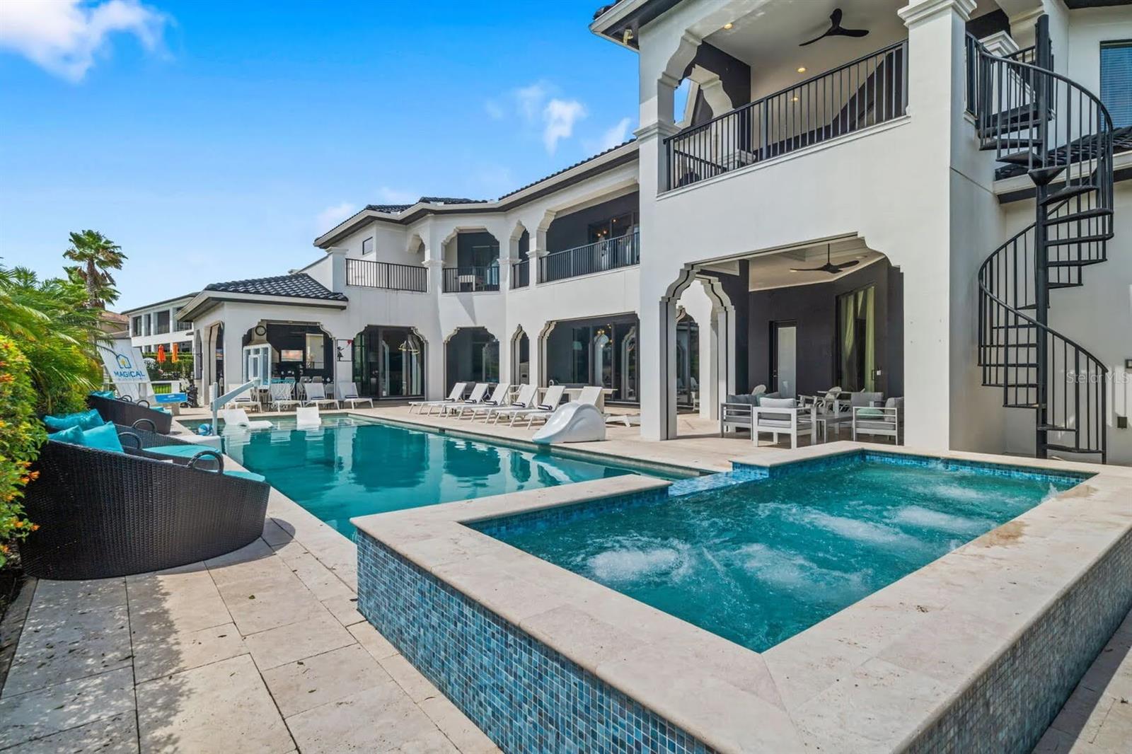 REUNION WEST VLGS NORTH - Residential