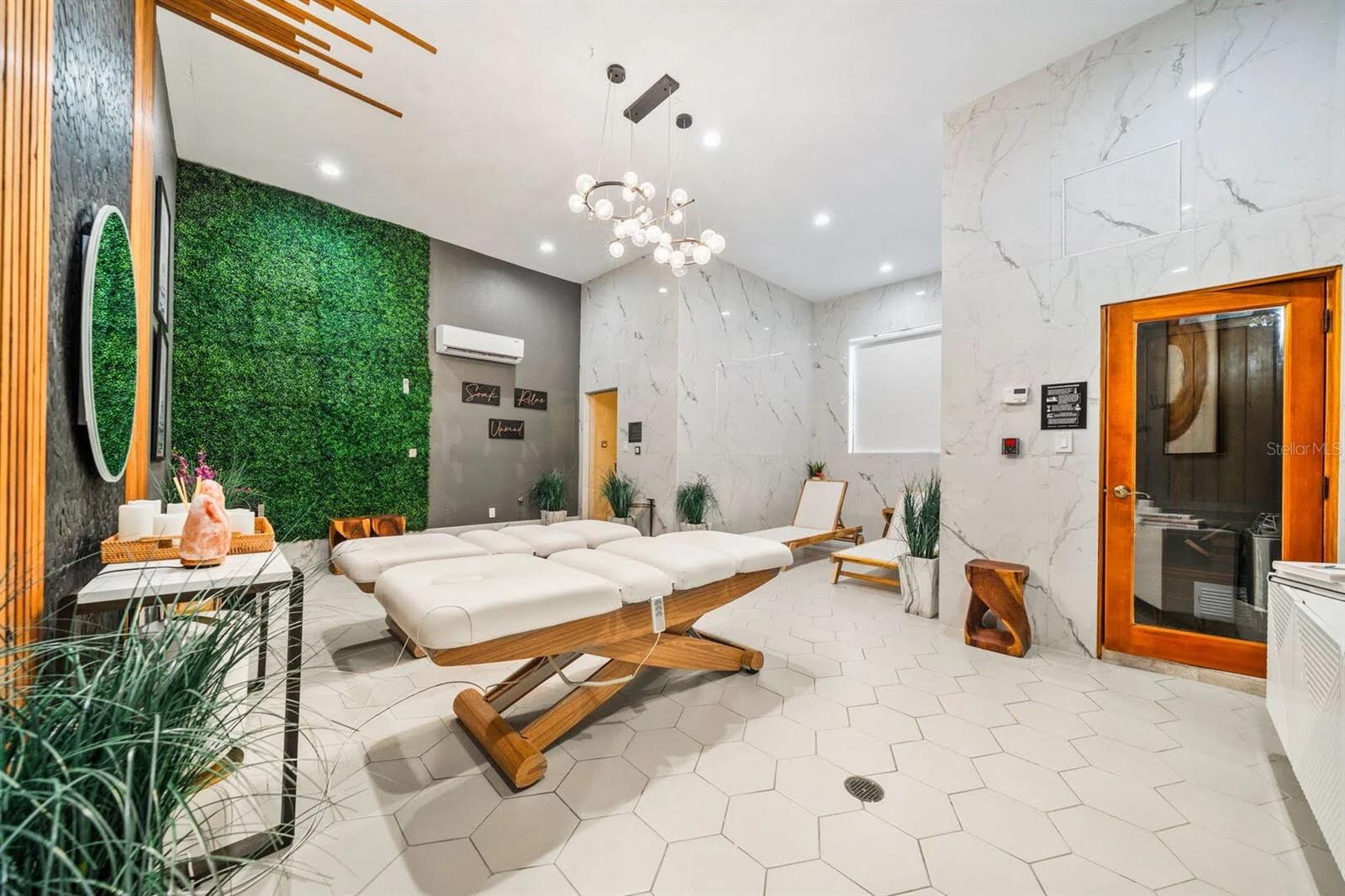 REUNION WEST VLGS NORTH - Residential