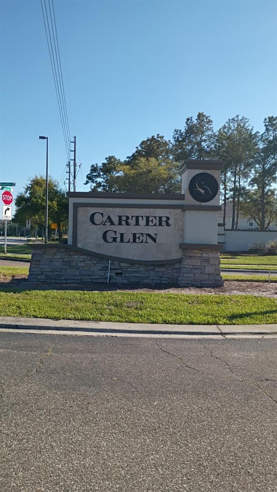 Centrally located turn key, 3-bedroom condo with many amenities is ready for your visit. Minutes from the airport, walking distance to super Walmart, other stores, restaurants and more. Condo is ready for move-in, all appliances in working condition and aesthetically in great shape. Pool and Gym in complex. Seller is motivated, contact your agent today for a showing.