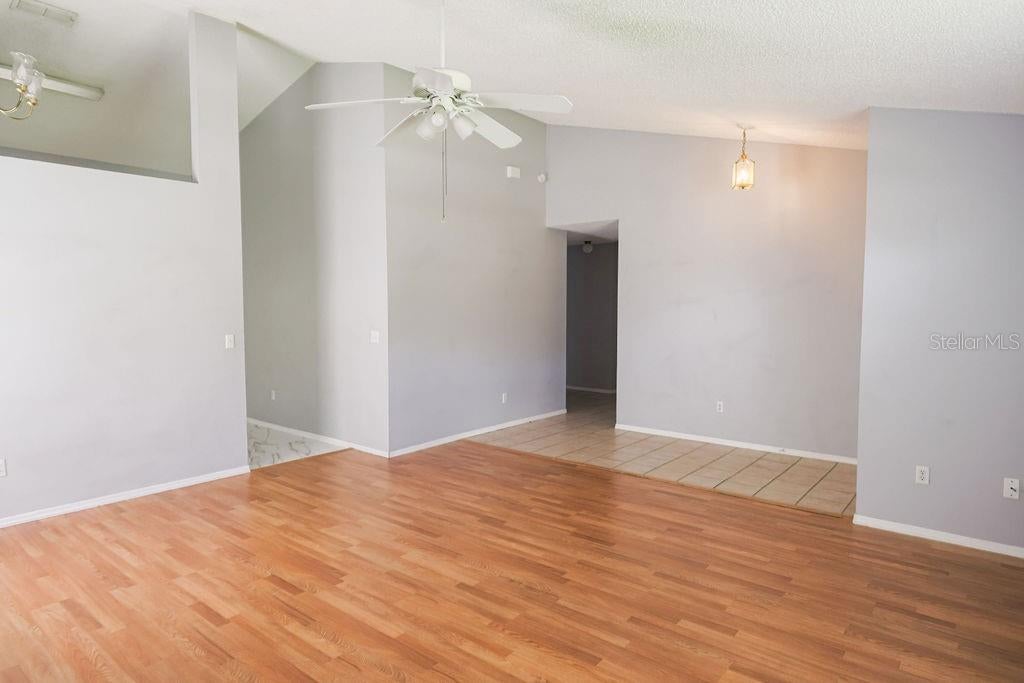 1098 SUGARBERRY TRAIL