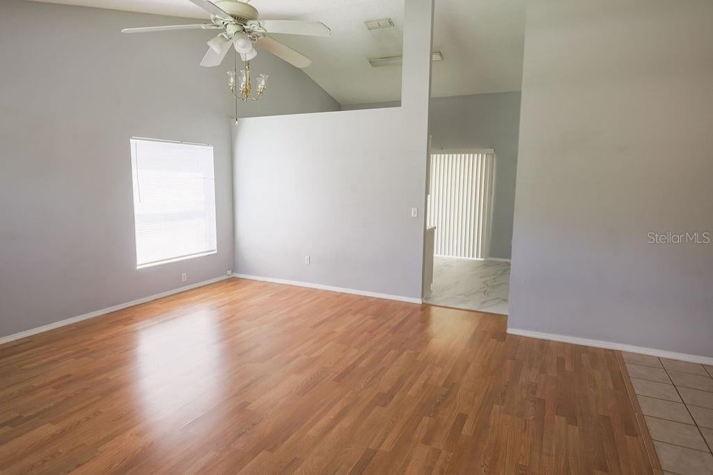 1098 SUGARBERRY TRAIL