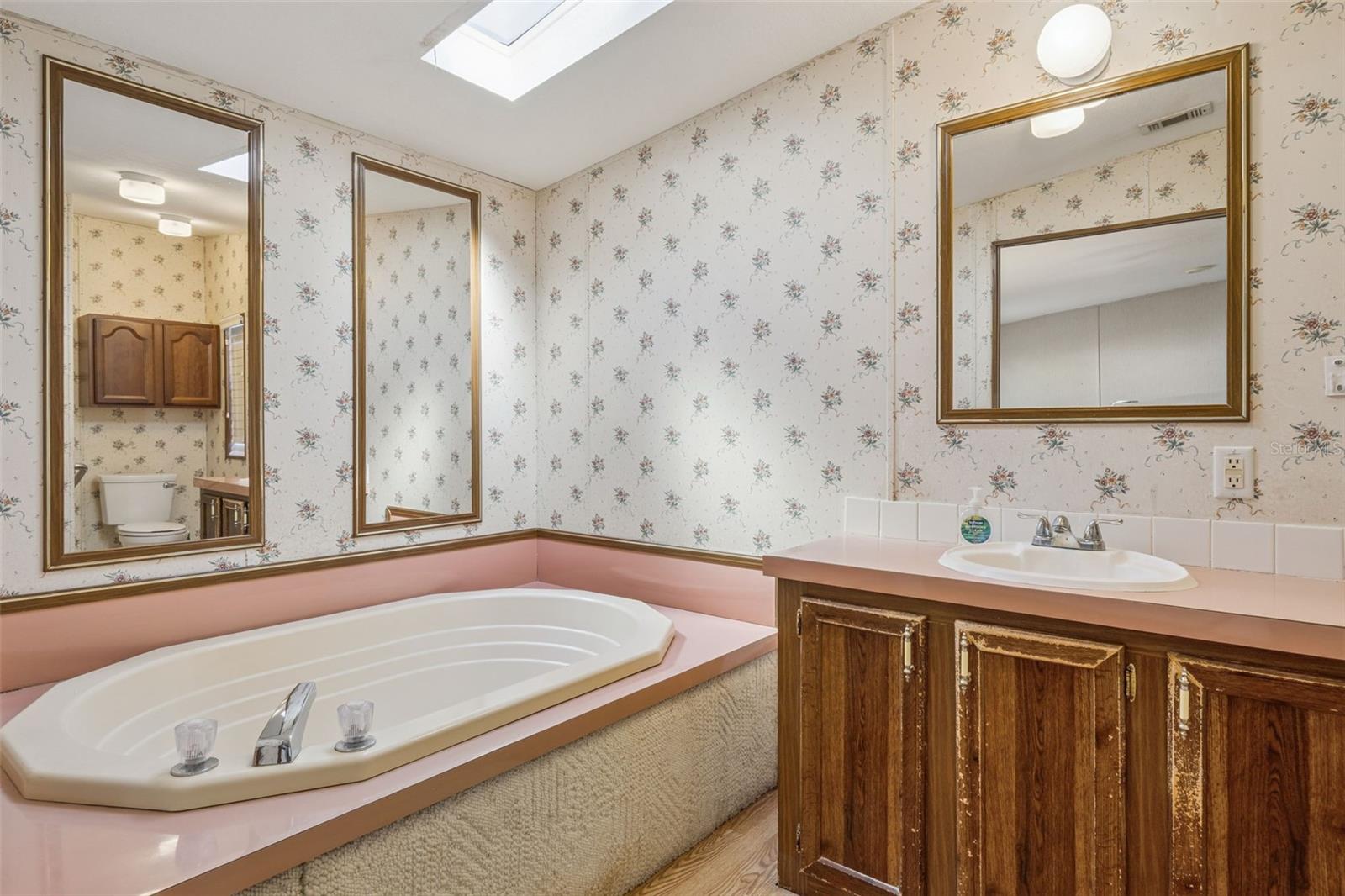 MONTVERDE MOBILE HOME - Residential