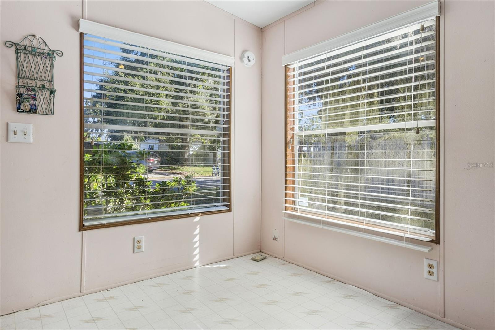 MONTVERDE MOBILE HOME - Residential