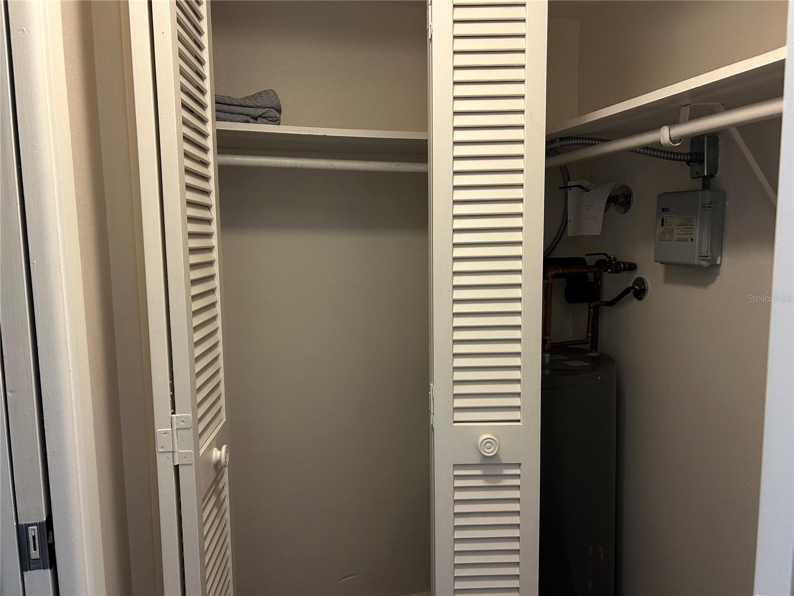 NO 1 PALM-AIRE DESOTO LAKES CC APT CONDO - Residential Lease