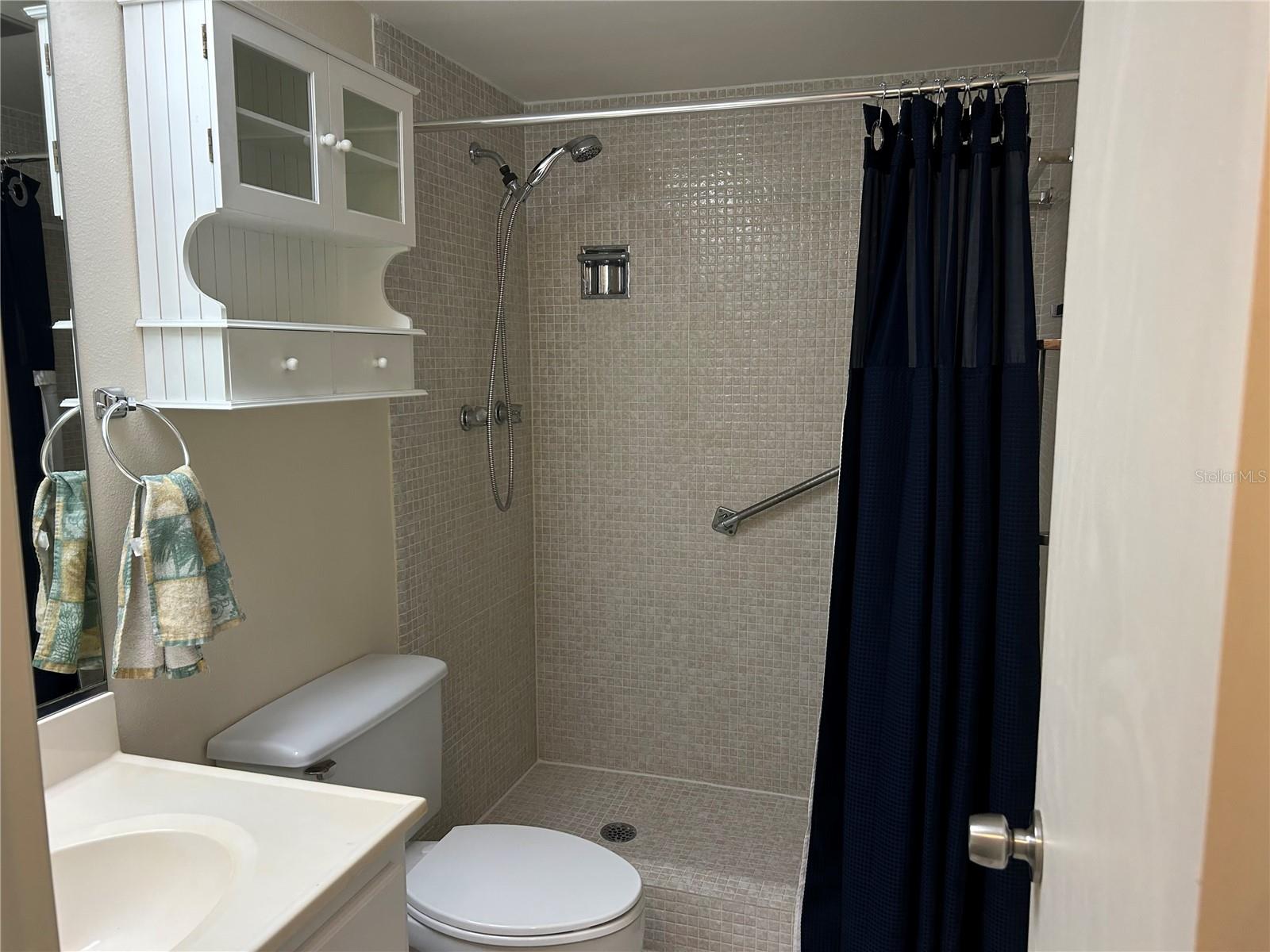NO 1 PALM-AIRE DESOTO LAKES CC APT CONDO - Residential Lease
