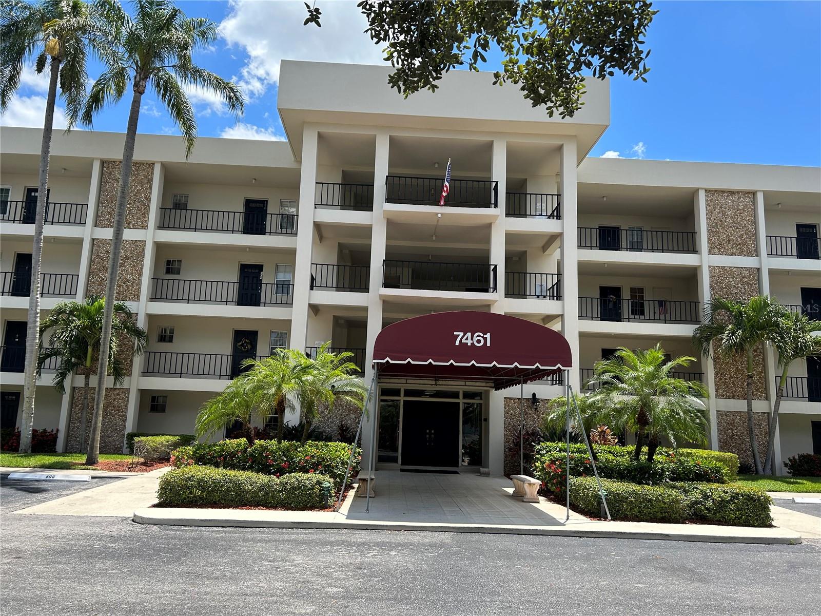 NO 1 PALM-AIRE DESOTO LAKES CC APT CONDO - Residential Lease