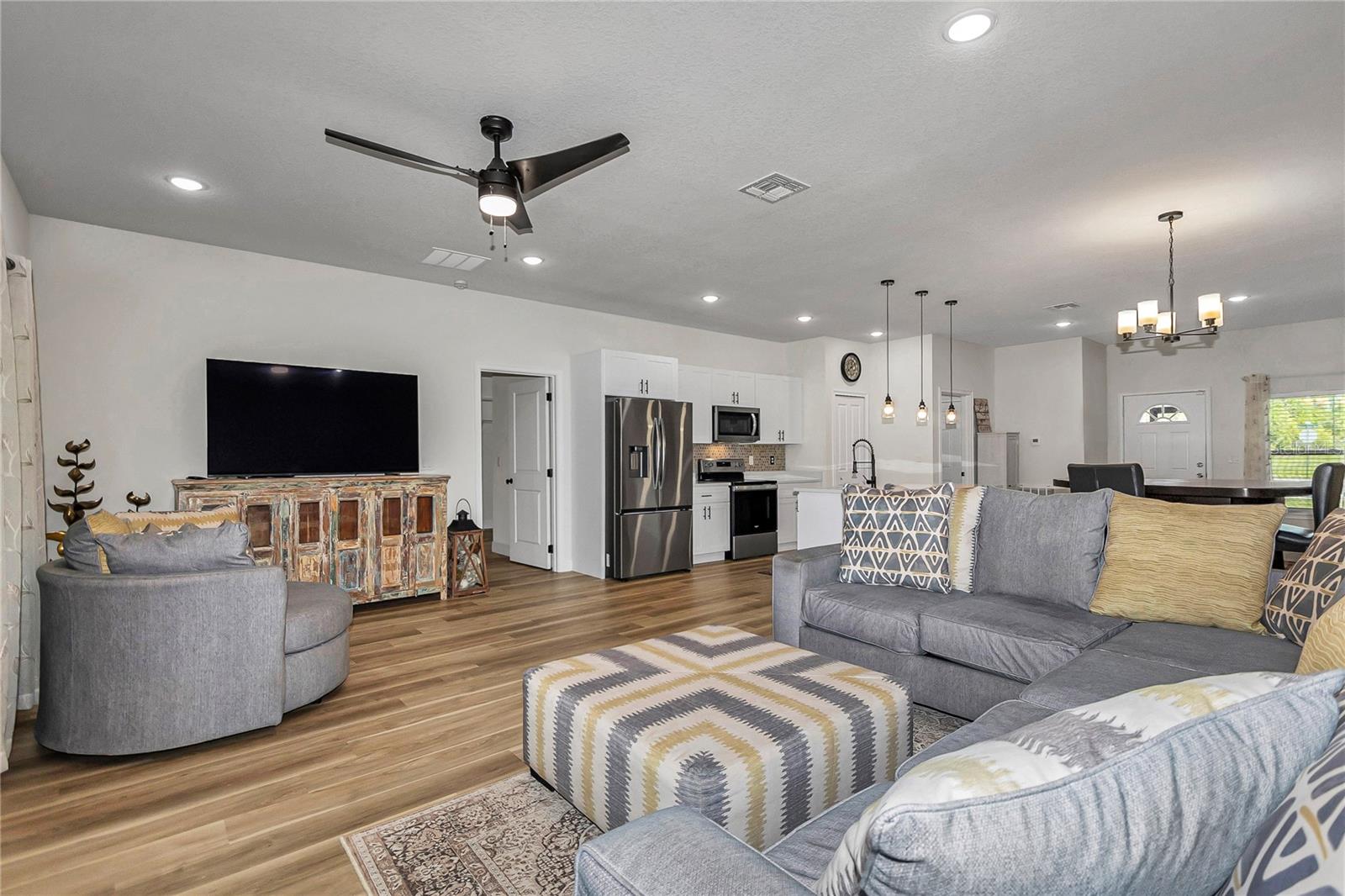 MARION OAKS - Residential