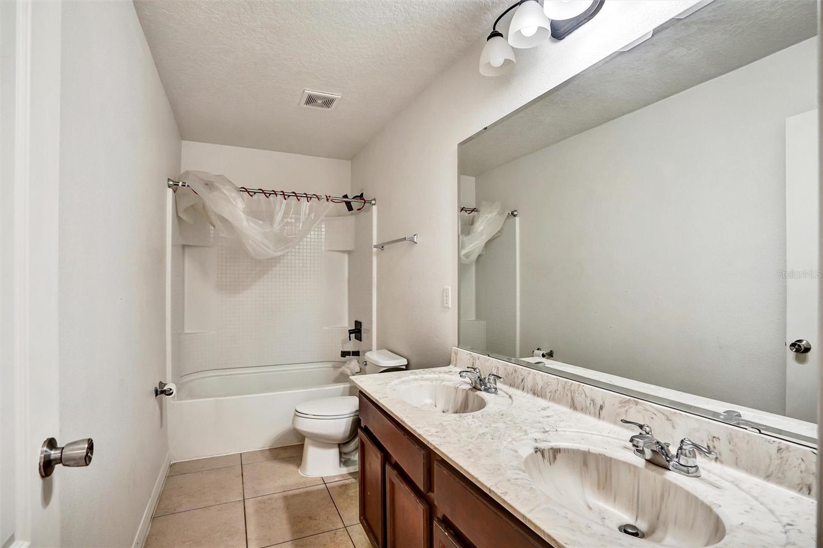 SAWGRASS BAY PH 1B - Residential
