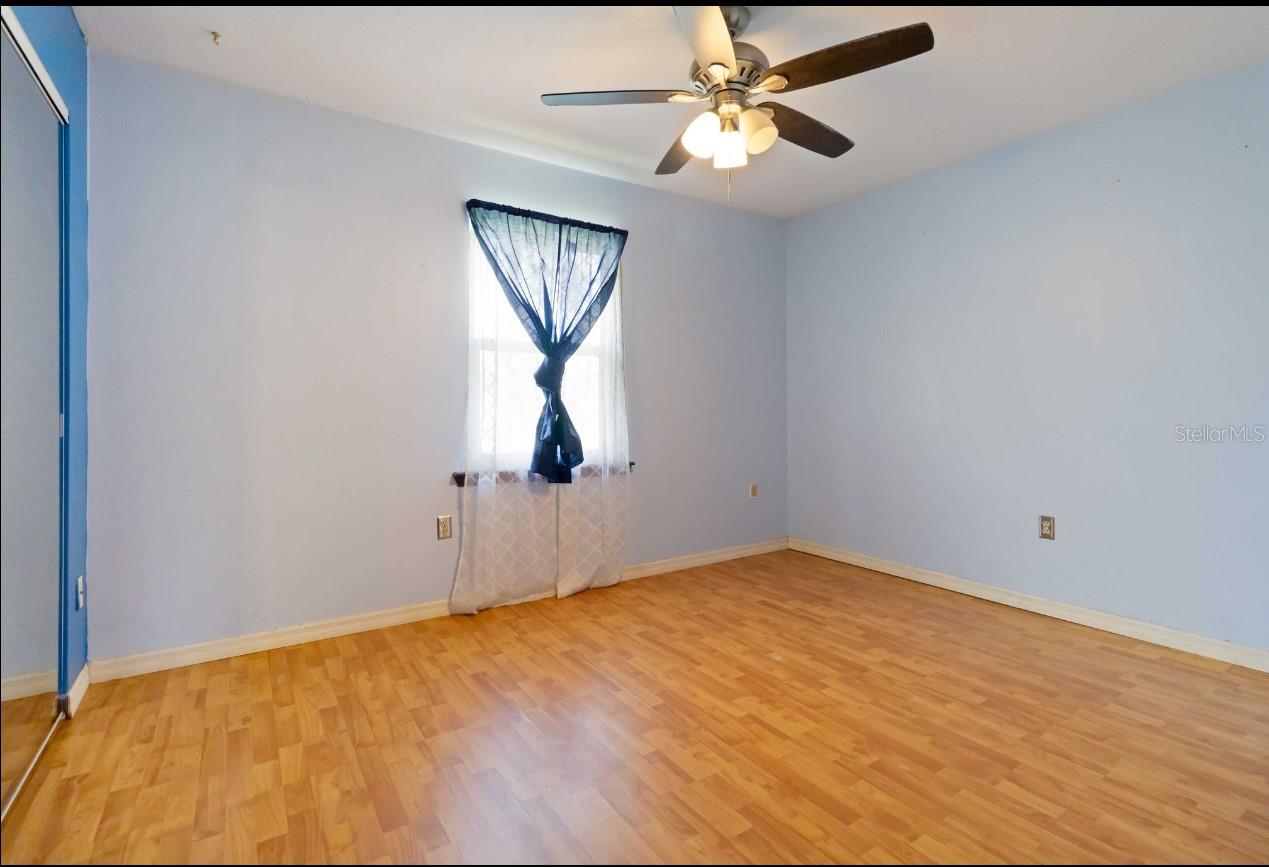 726 DIPLOMAT AVENUE SE
