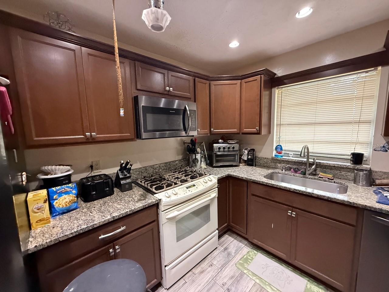 323 SE 37TH AVENUE