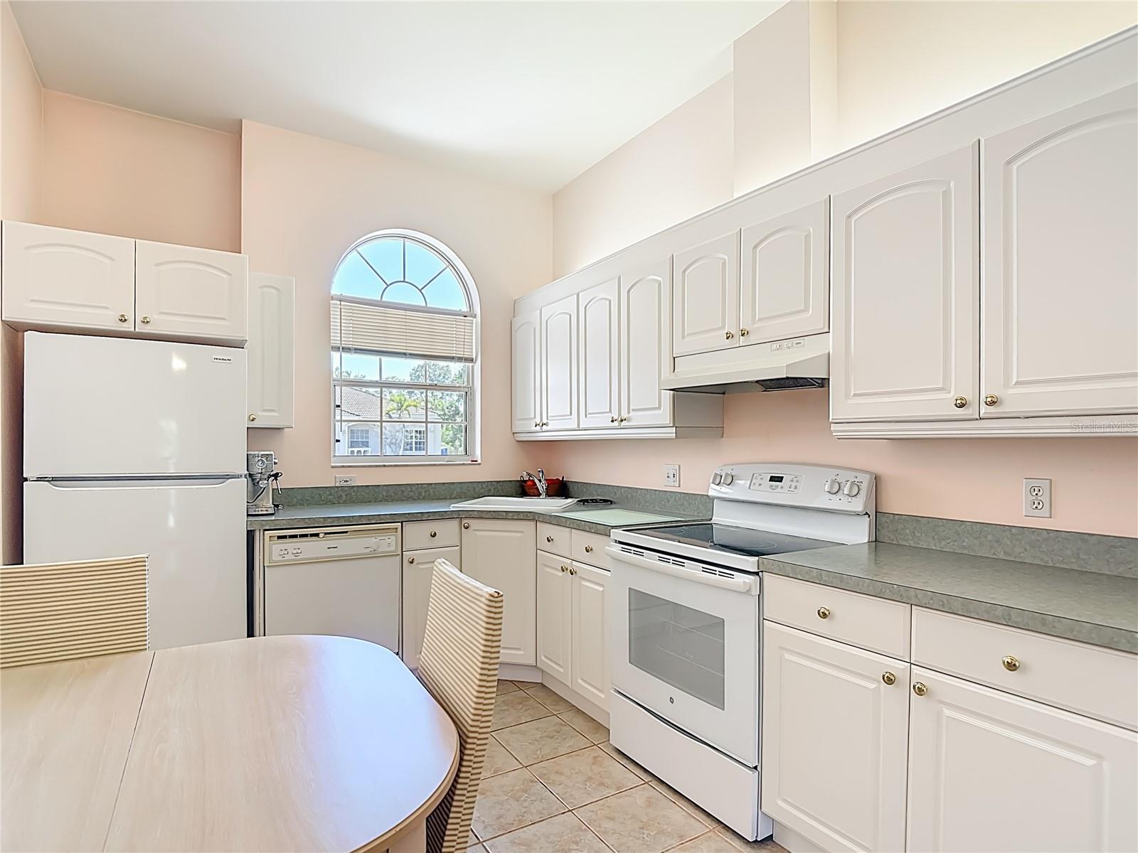 SPANISH GARDENS - Residential