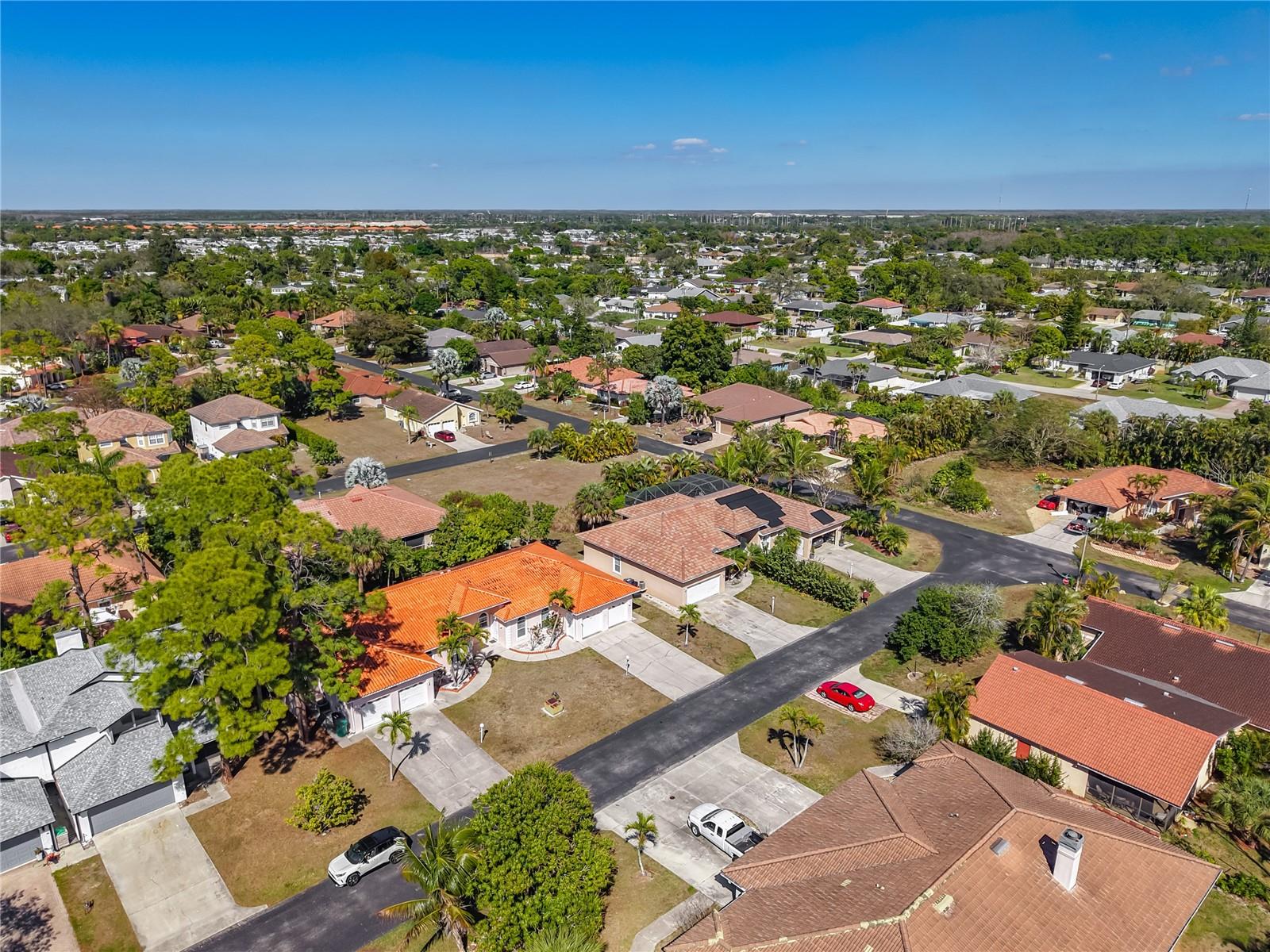 SPANISH GARDENS - Residential
