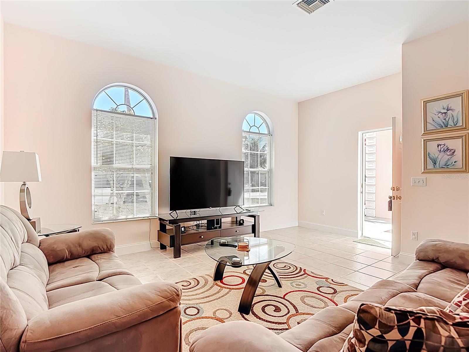 SPANISH GARDENS - Residential