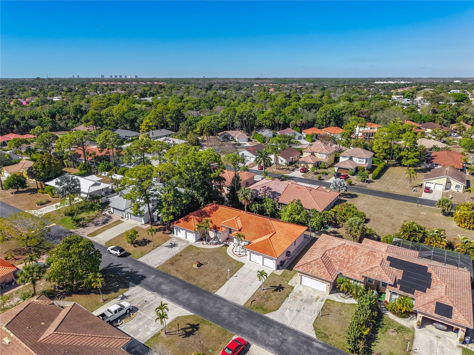 SPANISH GARDENS - Residential