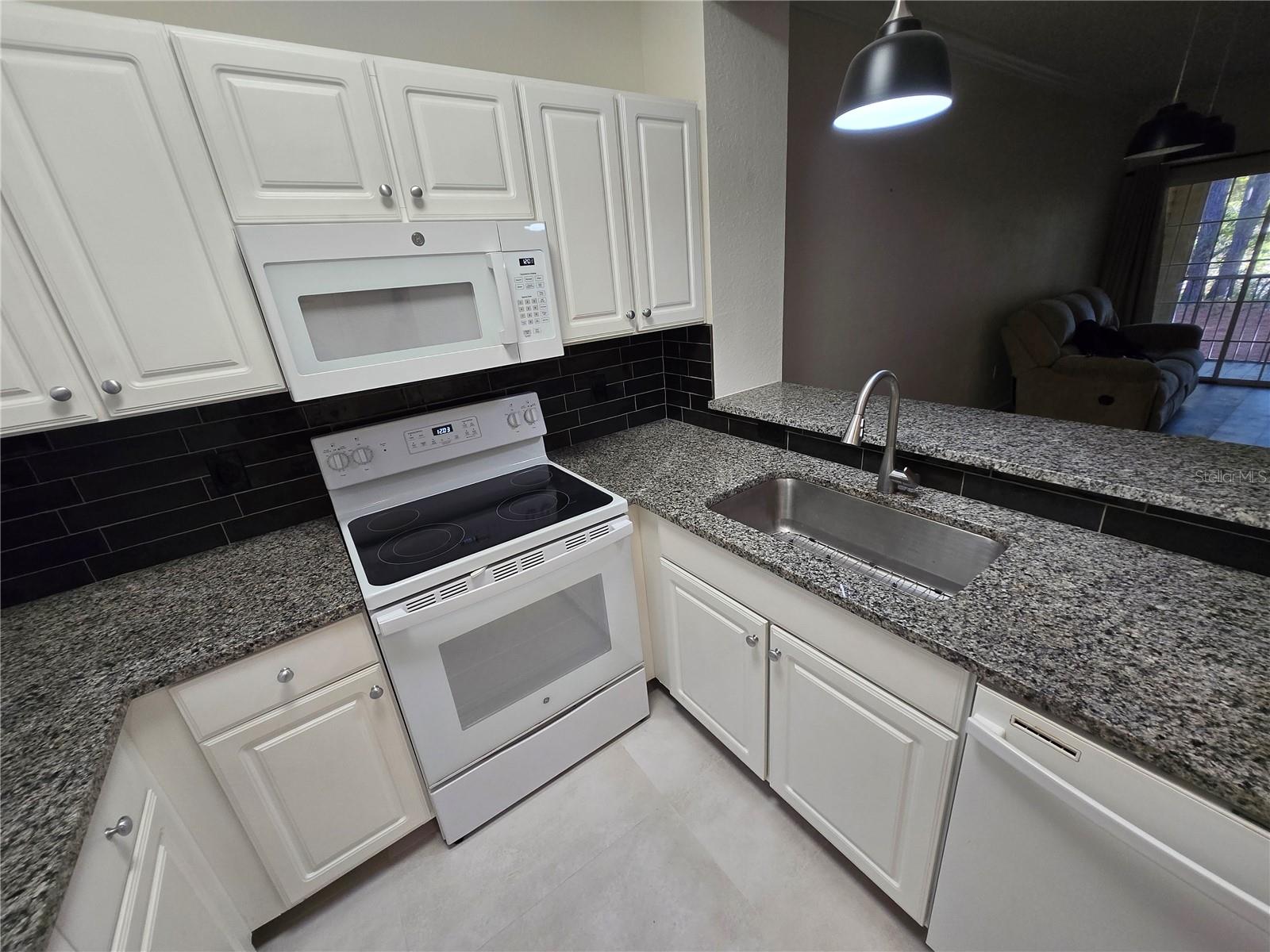 MAGNOLIA PLACE TOWNHOMES - Residential Lease