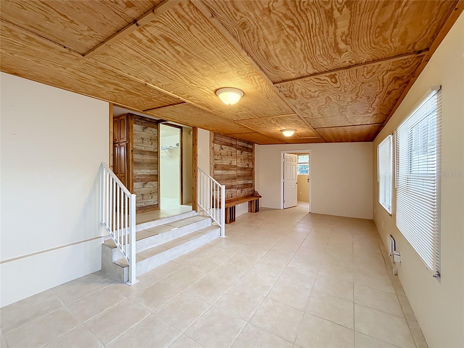 1514 RIDGE ROAD