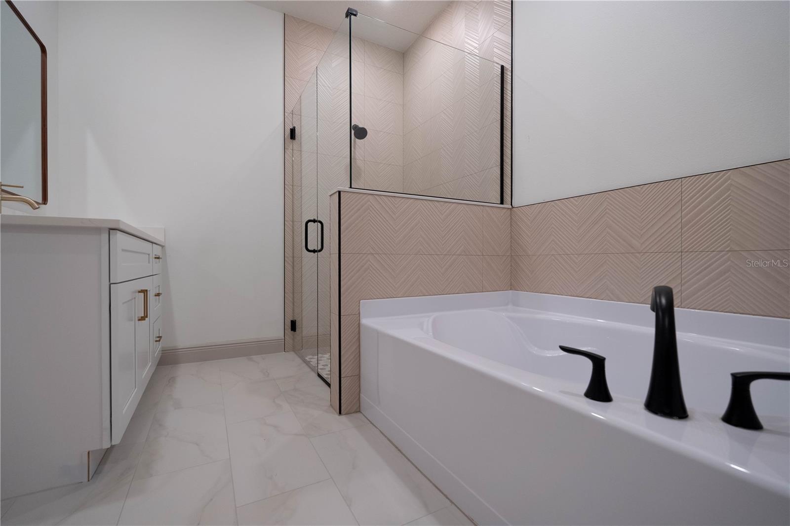 MOUNT PLYMOUTH - Residential