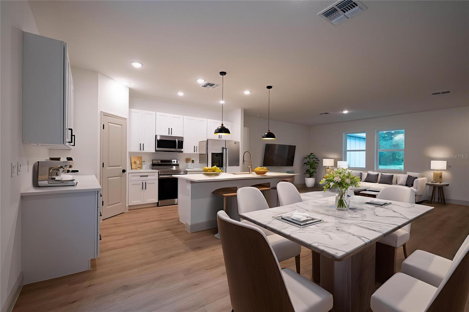 MOUNT PLYMOUTH - Residential