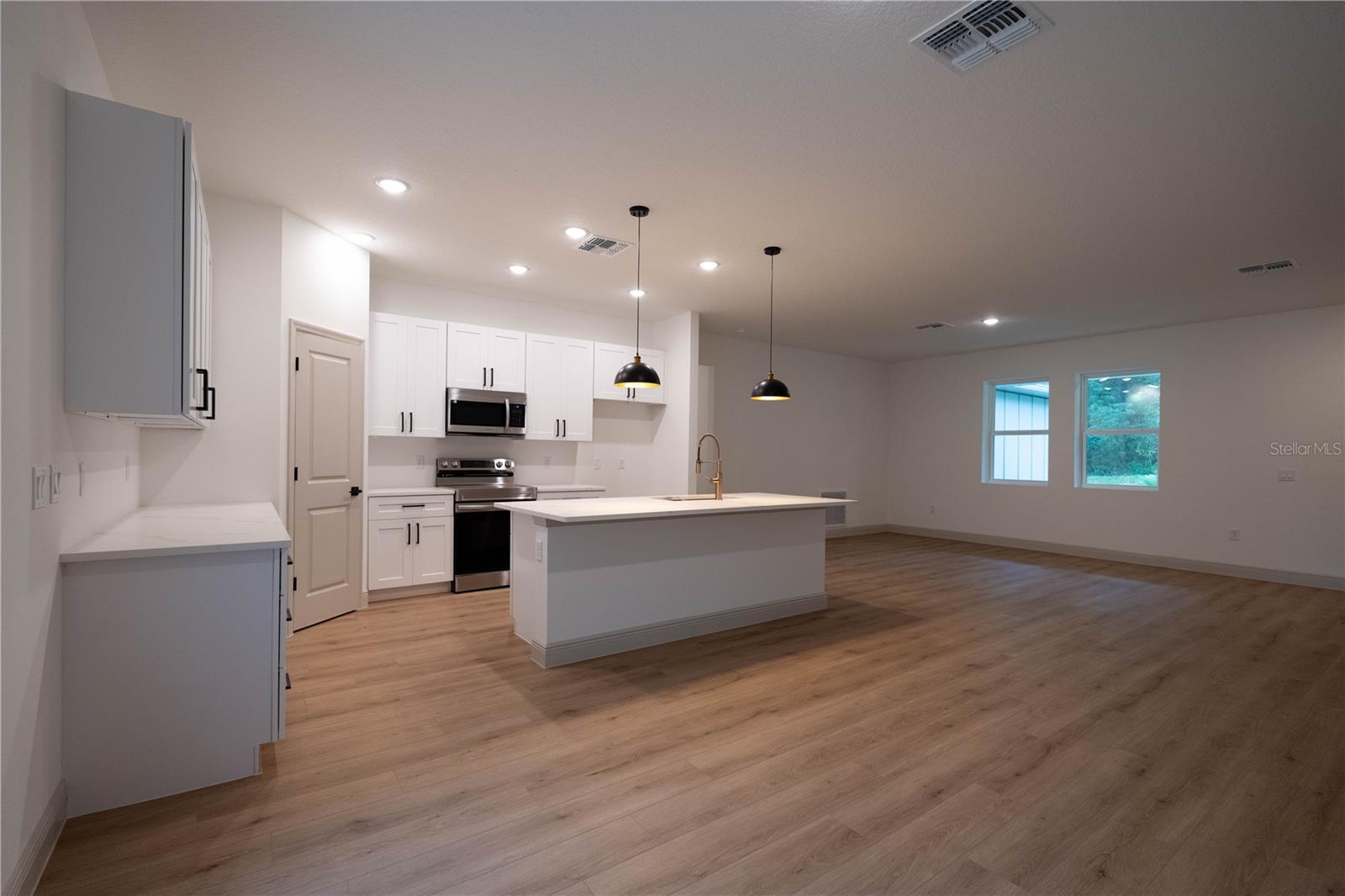 MOUNT PLYMOUTH - Residential